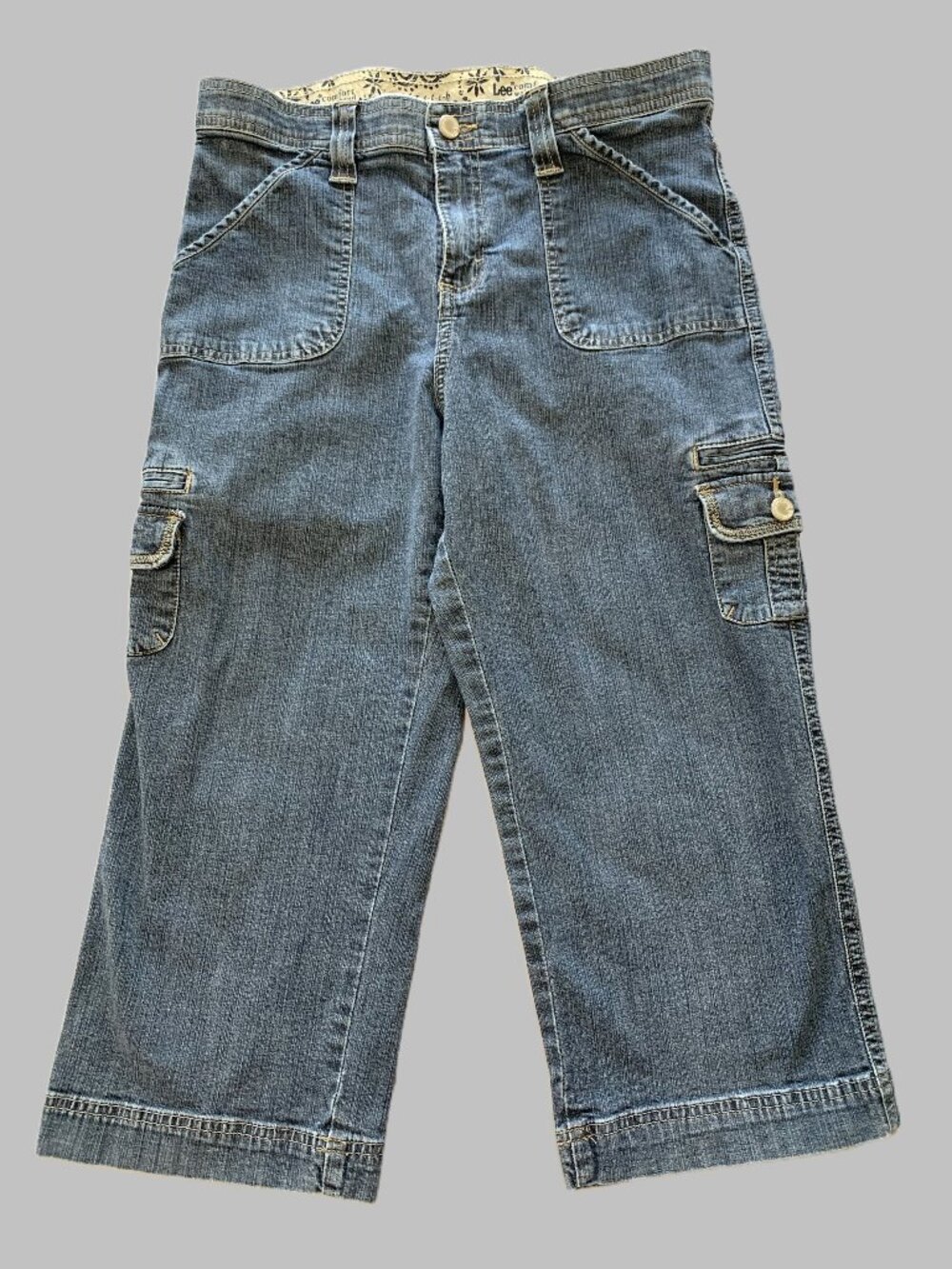 Lee Comfort Waistband Stretch Women Y2K Style Cropped Cargo Jeans Size 8